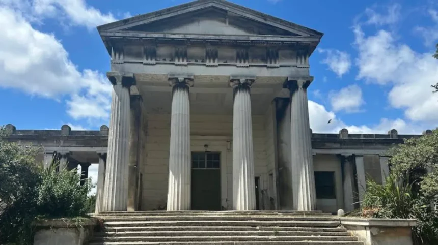 Weekend in Kensal Green: 2-Day Cemetery, Canal & Pub Itinerary West London