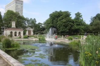 West London for Families: Parks, Schools, Transport, Neighbourhoods and Attractions