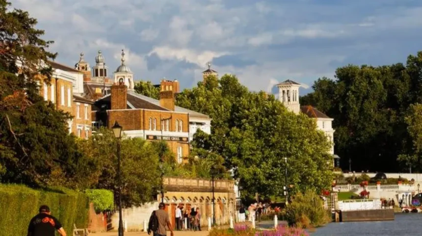 Best River Walks Along Thames and Canals West London 2026