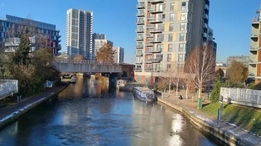 Brentford Axe Attack: Man Injured on Grand Union Canal, 2026