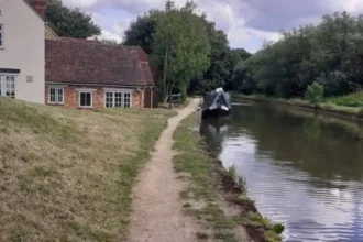 Man Injured in Brutal Axe Attack Near Grand Union Canal Brentford 2026